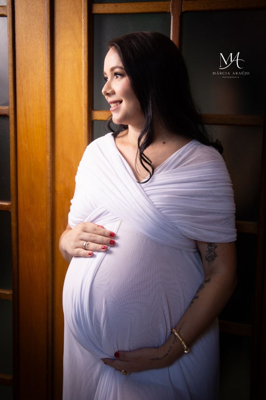 Gestante com a filha em ensaio fotográfico do Studio 771 em Uberlândia